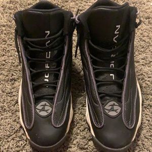 Black Jordan’s size 11 in men